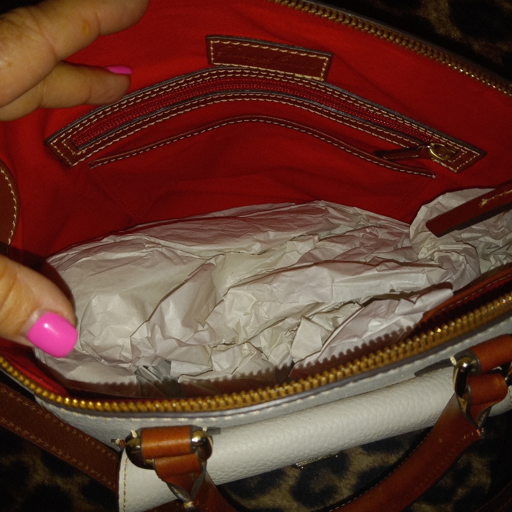 DOONEY & BOURKE PURSE - Picture 4 of 4